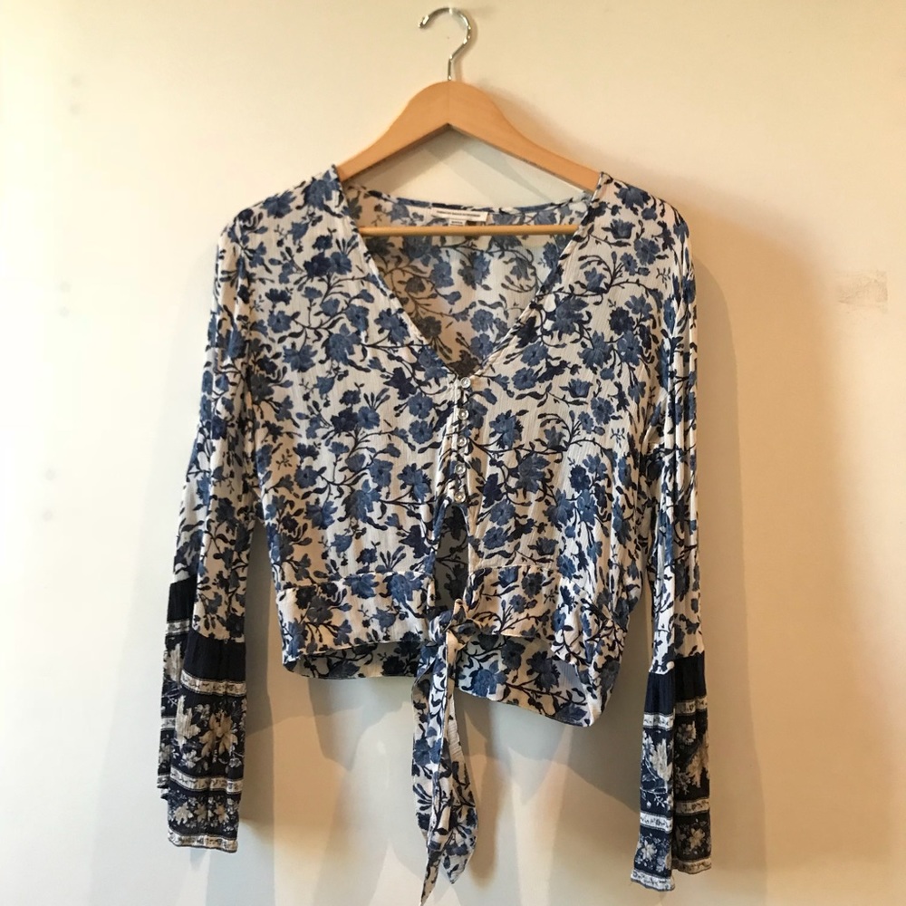 American Eagle 70s style long sleeve, tie crop